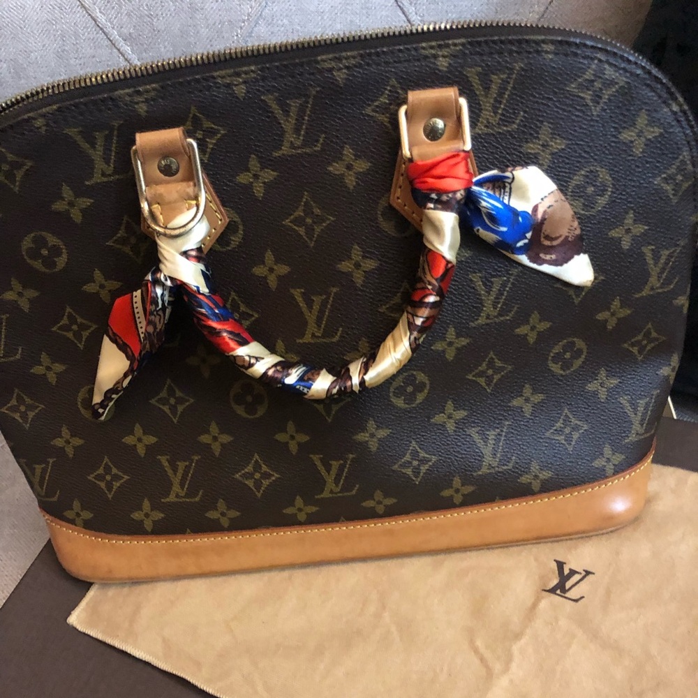 Authentic Alma Monogram